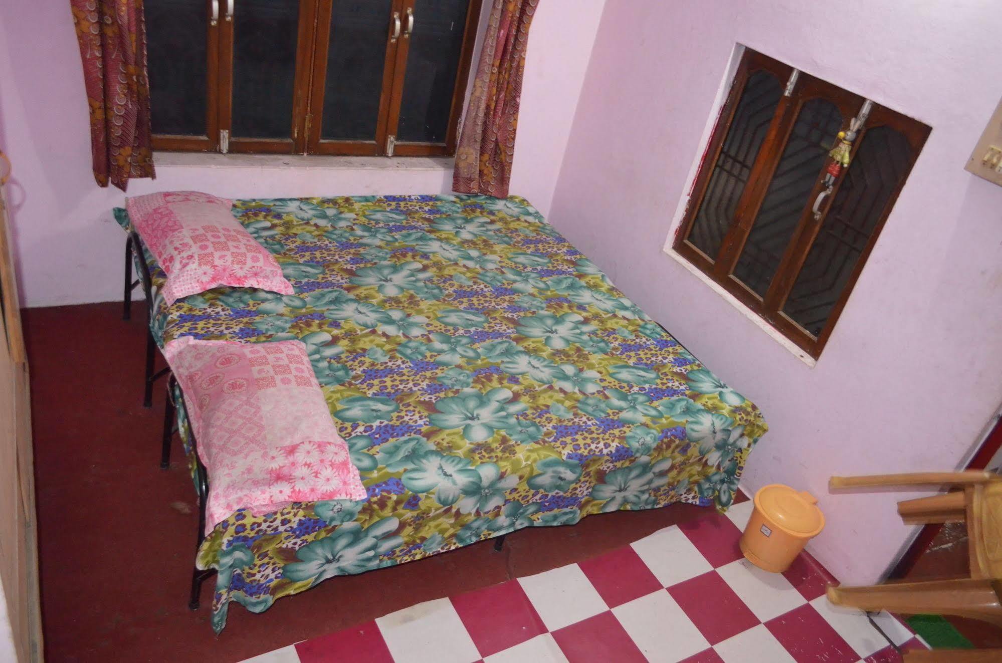 Somit Paying Bed & Breakfast